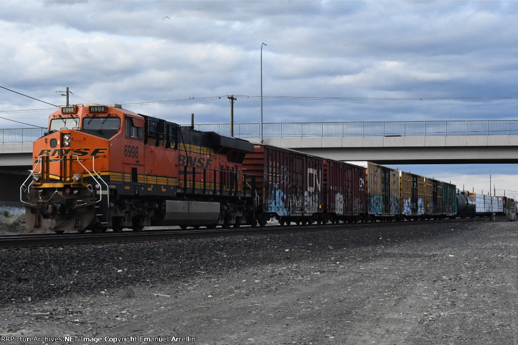 BNSF 6998